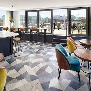 Club Kamer met Twee Aparte Bedden